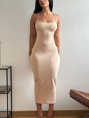 Vestido longo feminino de verão com alças e costas nuas:
 modelagem elegante e que valoriza a silhueta, exalando sensualidade, 
uma peça essencial e chique para o seu guarda-roupa.