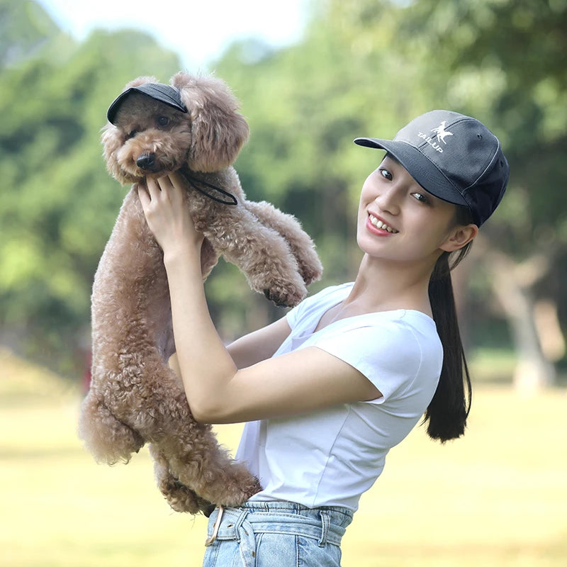 Chapéu ajustável para cães.